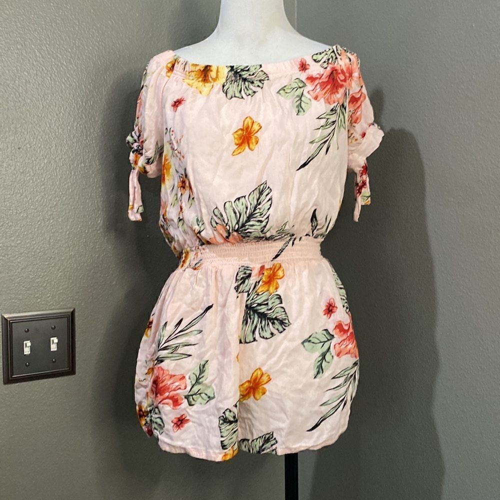 Derek Heart floral Off Shoulder Romper Tie Sleeves